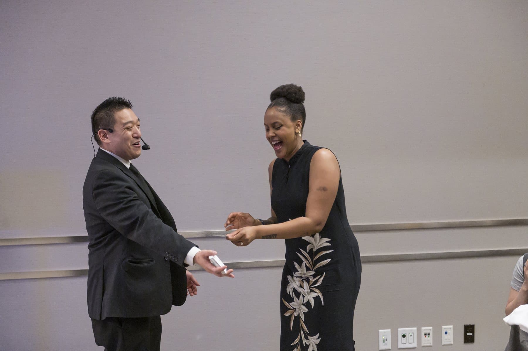 John Ha Magic event reaction photo from the Best Magic Pictures gallery: j chan photography 121424 63