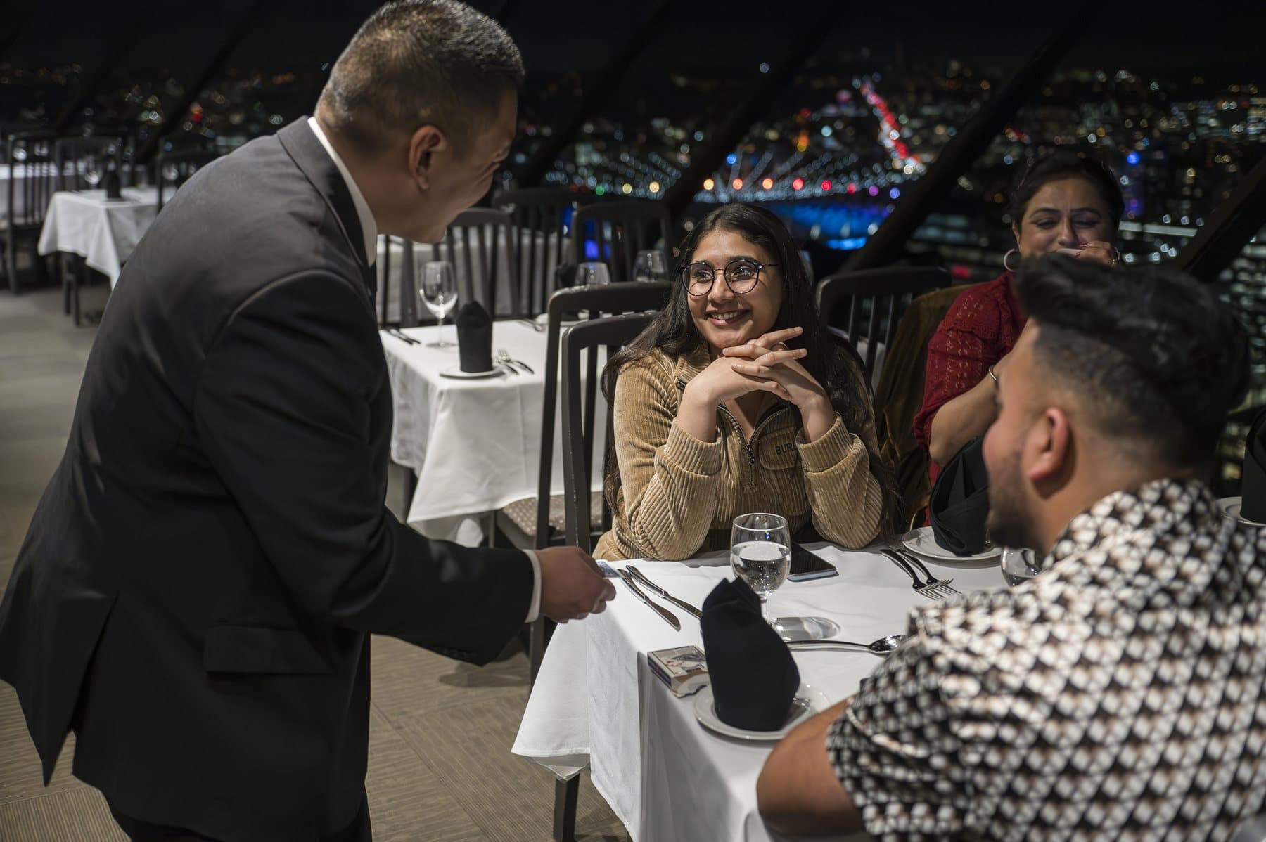 John Ha Magic event reaction photo from the Best Magic Pictures gallery: j chan photography 45