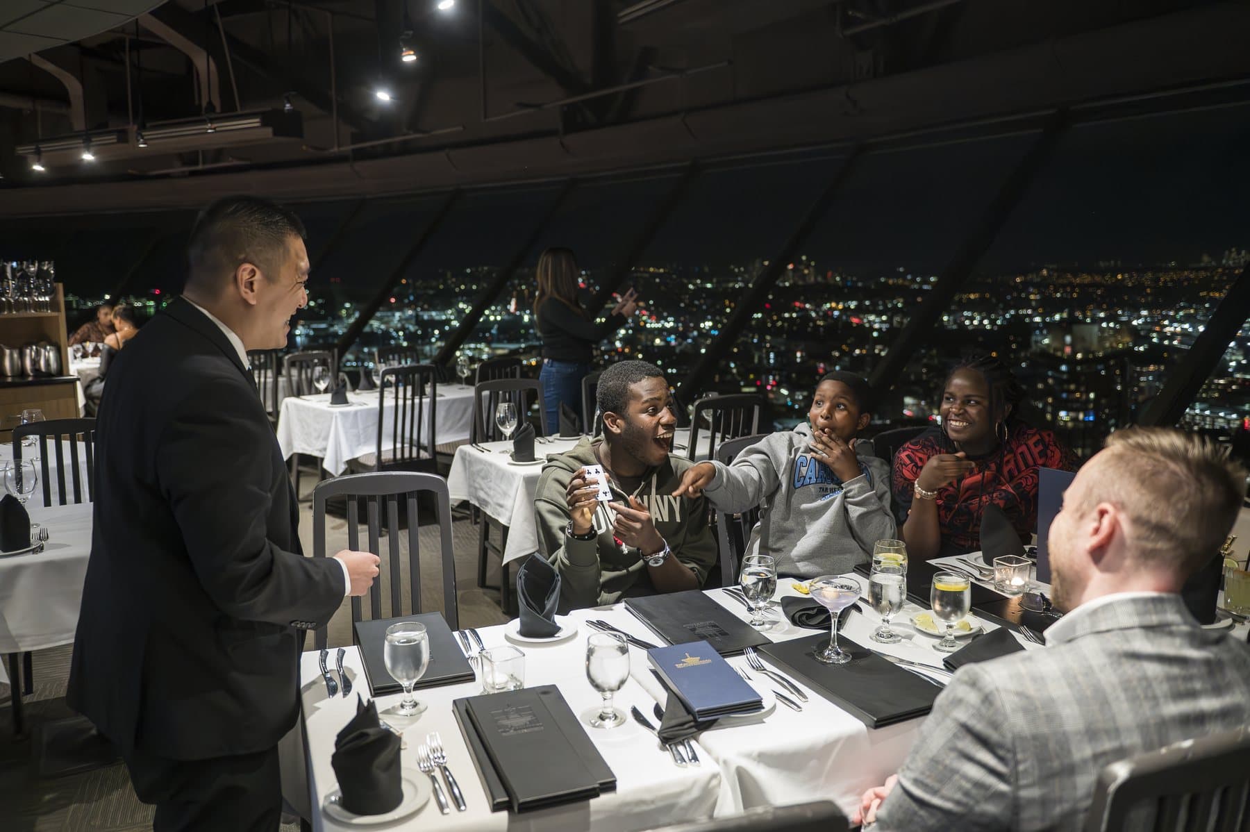 John Ha Magic event reaction photo from the Best Magic Pictures gallery: j chan photography 46